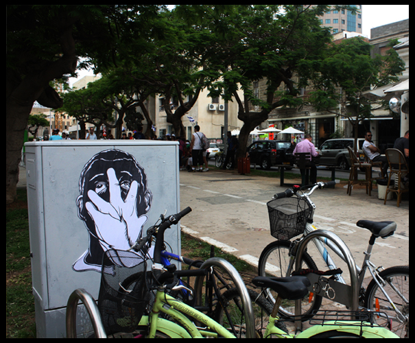 Whatepasting in tel aviv 2